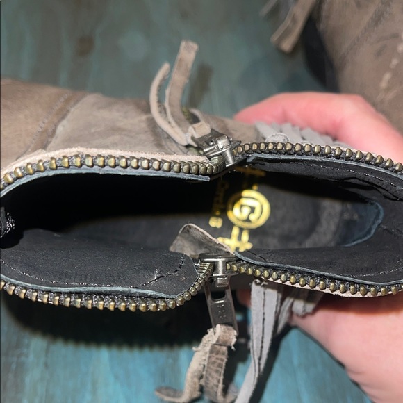 Circle G Fringe Ankle Booties | Gray Leather | Western Boho | Size 6 - Picture 11 of 13